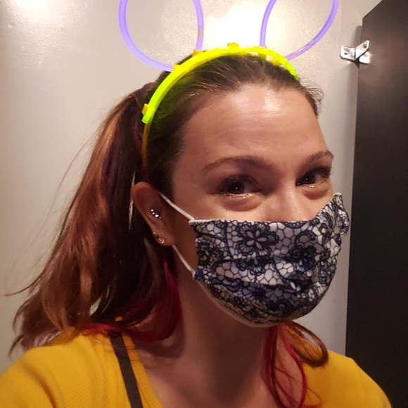 Hi, I'm Laurel 🪷 - Picture 2 of 5